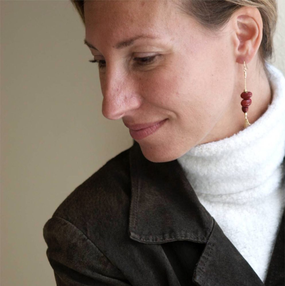 Nicole Apelian profile