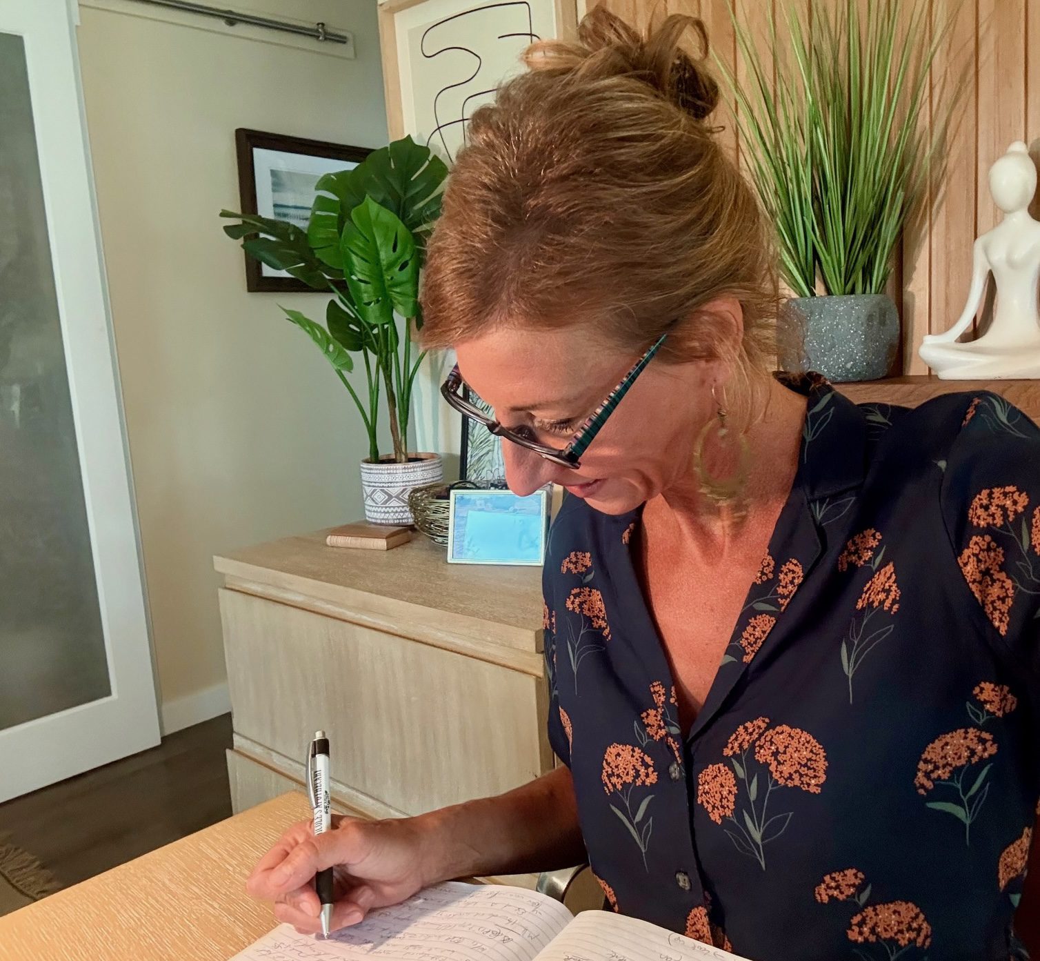 Nicole Apelian writing